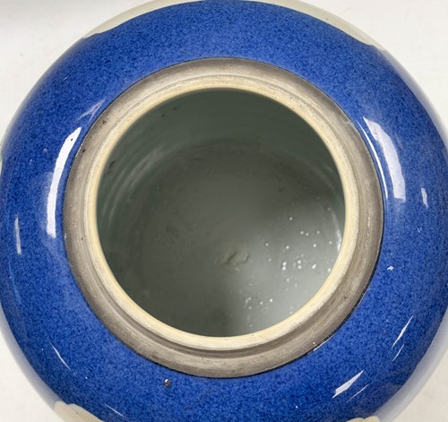 Lot 24 - A Chinese export powder blue and famille verte porcelain ginger jar and cover, Qing Dynasty, 19th century
