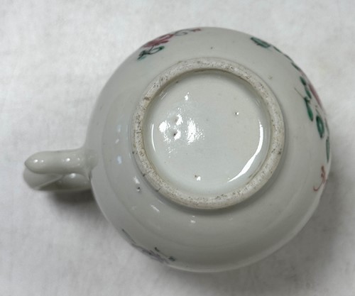 Lot 14 - Two Chinese famille rose sauceboats, Qianlong, circa 1780