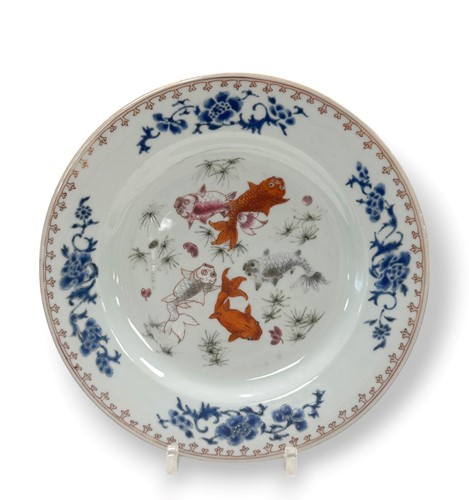 Lot 21 - Five Chinese porcelain export plates