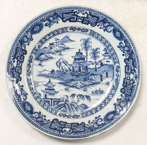 Lot 23 - Fourteen Chinese export blue and white plates, Kangxi and later