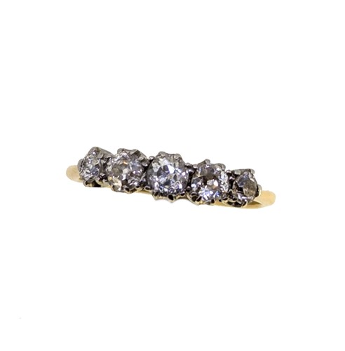 Lot 62 - A five stone diamond ring