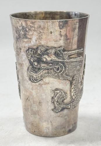 Lot 58 - A Japanese silver beaker, makers mark of Wing Nam, early 20th century
