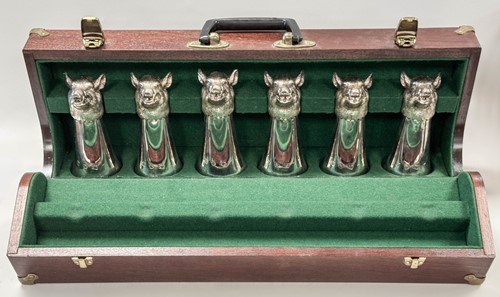 Lot 573 - A set of 6 Elizabeth II silver stirrup cups