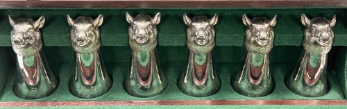Lot 573 - A set of 6 Elizabeth II silver stirrup cups
