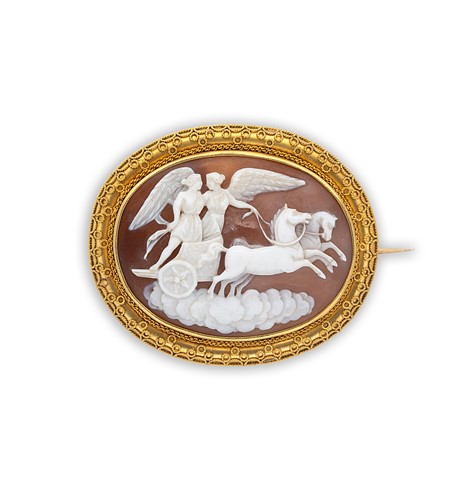 Lot 15 - A Victorian shell cameo brooch
