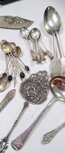 Lot 371 - A collection of silver and silver plated...