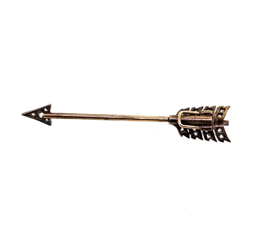 Lot 48 - A diamond set jabot pin