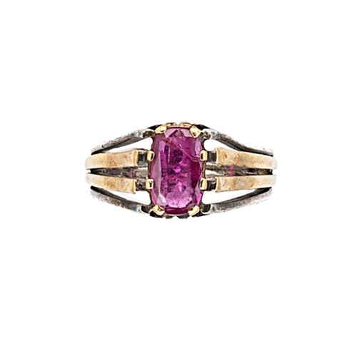 Lot 133 - A Burmese ruby ring