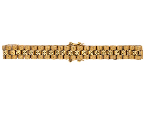 Lot 167 - A modern fancy link bracelet