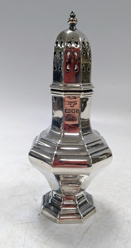 Lot 333 - A silver sugar caster, London 1963, 149g (5ozt)