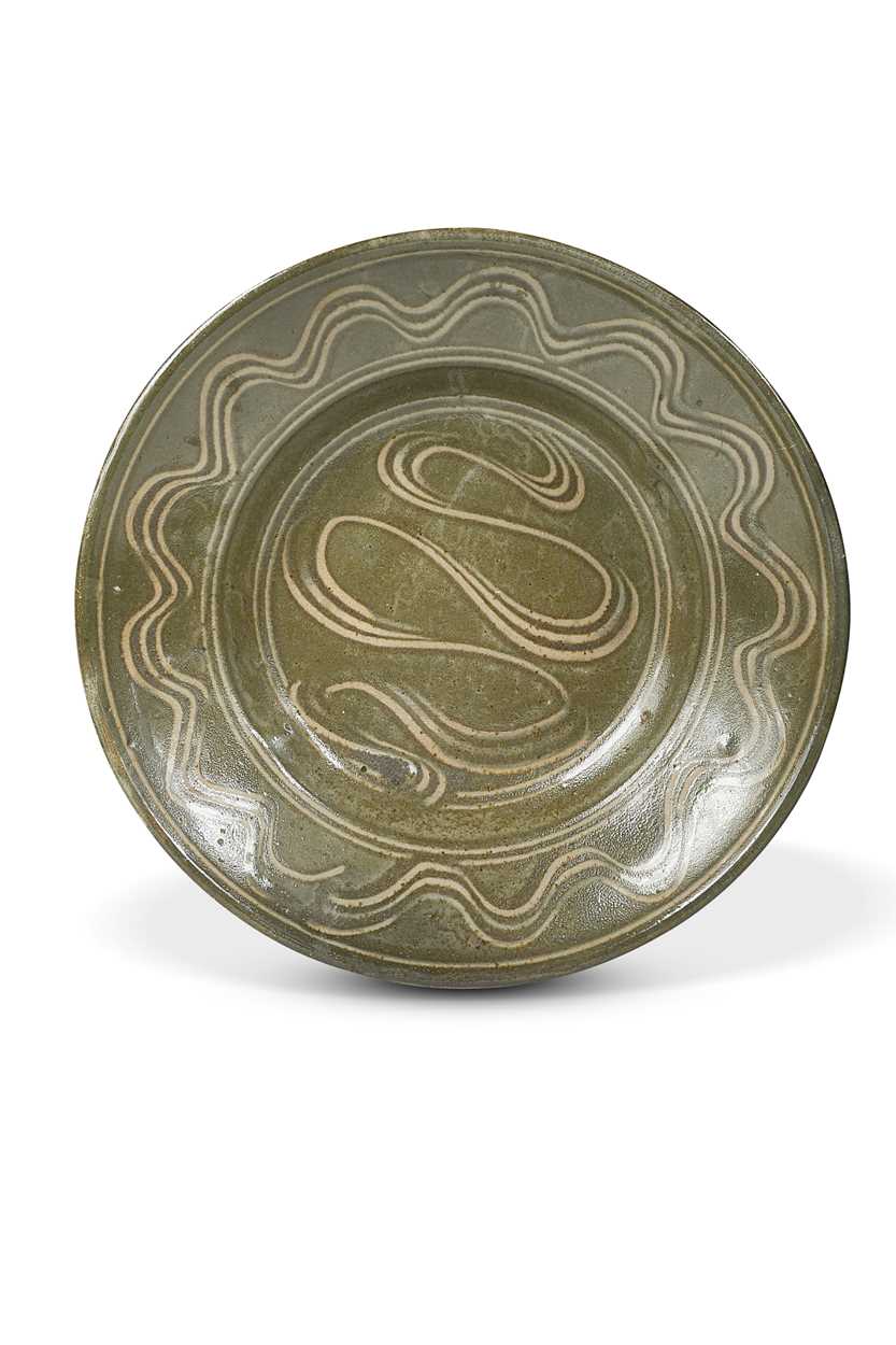 Lot 53 - Michael Cardew (1901-1983) for Wenford Bridge, a large studio pottery dish, circa 1975