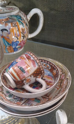 Lot 6 - A group of Mandarin porcelain, 18th century,...