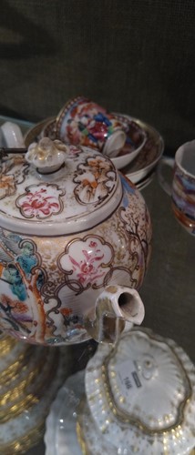 Lot 6 - A group of Mandarin porcelain, 18th century,...