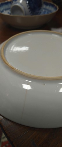 Lot 7 - A collection of Chinese blue and white tea...