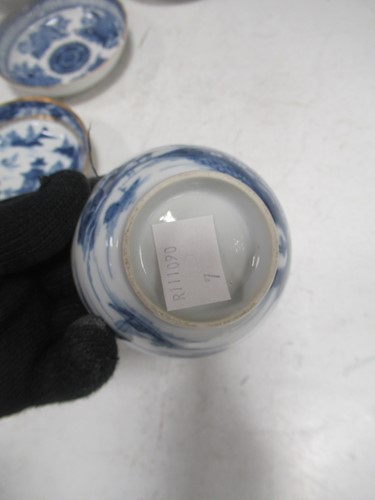 Lot 7 - A collection of Chinese blue and white tea...