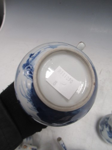 Lot 1 - A collection of Chinese blue and white tea...