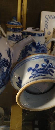 Lot 1 - A collection of Chinese blue and white tea...