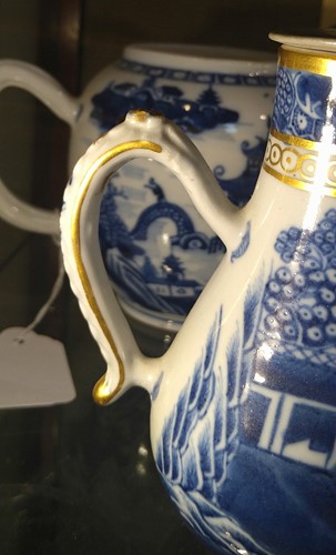 Lot 1 - A collection of Chinese blue and white tea...