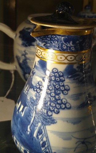 Lot 1 - A collection of Chinese blue and white tea...