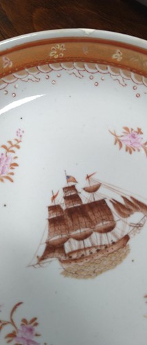 Lot 22 - A pair of Chinese export plates, 19th century,...