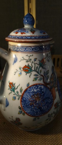 Lot 17 - A Chinese export sparrow beak jug and cover,...