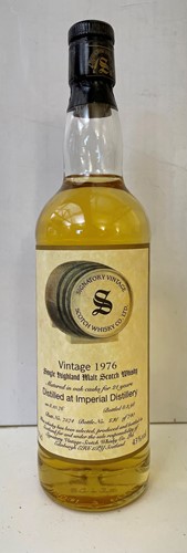 Lot 90 - Imperial Distillery 1976 Signatory Single Malt Scotch Whisky