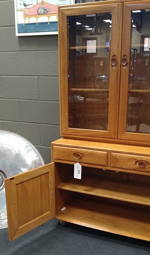 Lot 274 - An Ercol 'Windsor' elm bookcase