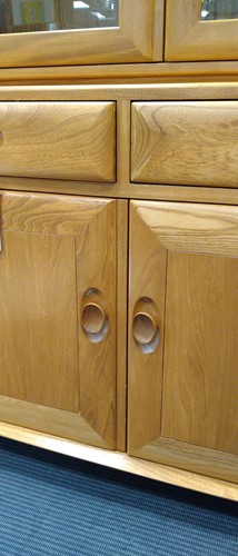 Lot 274 - An Ercol 'Windsor' elm bookcase
