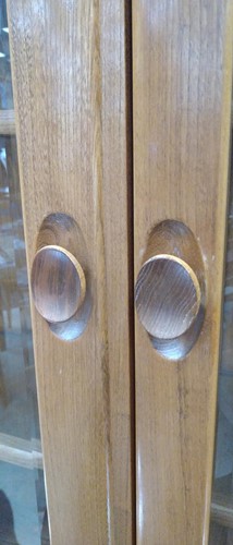 Lot 274 - An Ercol 'Windsor' elm bookcase