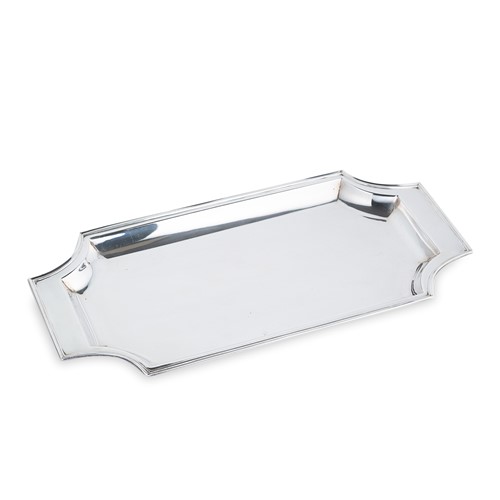 Lot 538 - A George V silver sandwich tray