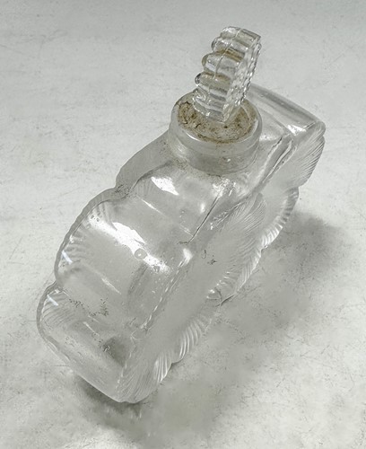 Lot 8 - A small collection of modern Lalique glass