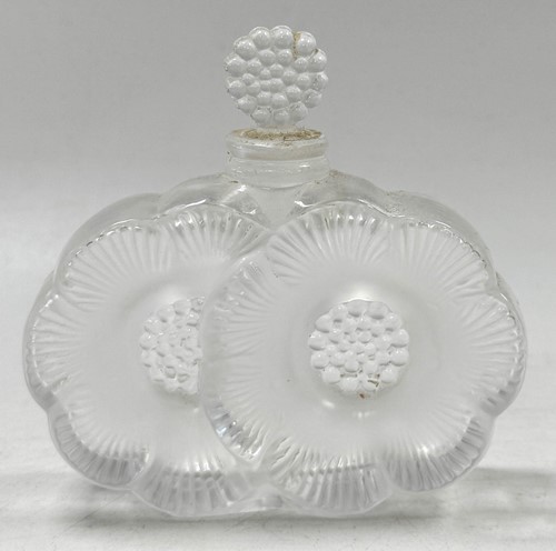 Lot 8 - A small collection of modern Lalique glass