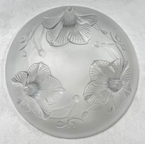 Lot 8 - A small collection of modern Lalique glass