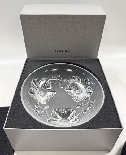 Lot 8 - A small collection of modern Lalique glass