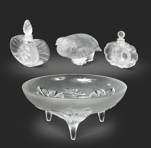 Lot 8 - A small collection of modern Lalique glass