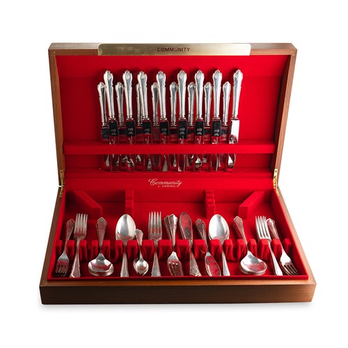 Lot 559 - A 71-piece set of Elizabeth II silver cutlery and flatware