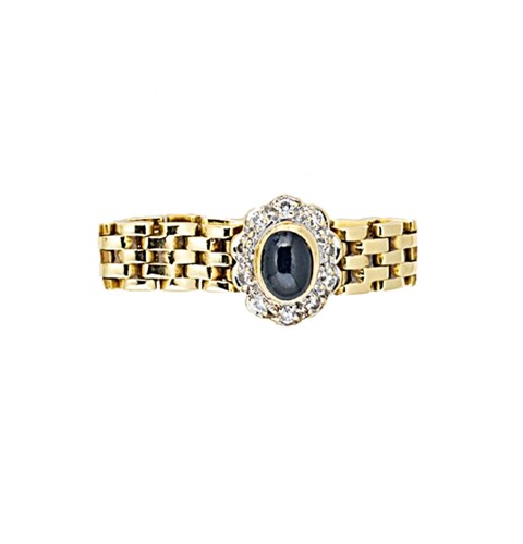 Lot 127 - A sapphire and diamond cluster chain ring