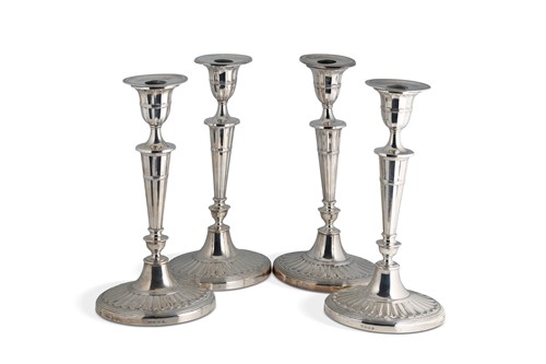 Lot 486 - A visual set of 4 Victorian and later silver candlesticks