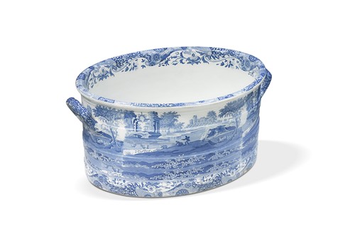 Lot 482 - A large blue and white Spode Italian Pattern two-handled foot bath, circa 1820