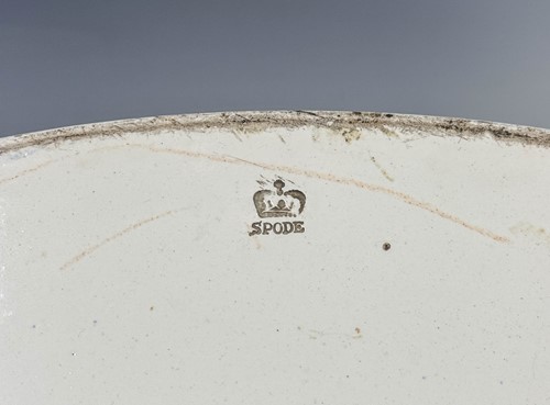 Lot 482 - A large blue and white Spode Italian Pattern two-handled foot bath, circa 1820