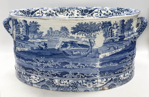 Lot 482 - A large blue and white Spode Italian Pattern two-handled foot bath, circa 1820