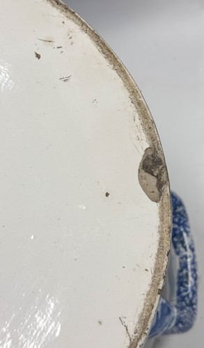 Lot 482 - A large blue and white Spode Italian Pattern two-handled foot bath, circa 1820