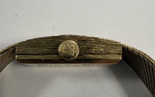 Lot 235 - Roy King for Bueche-Girod - A 9ct gold wristwatch