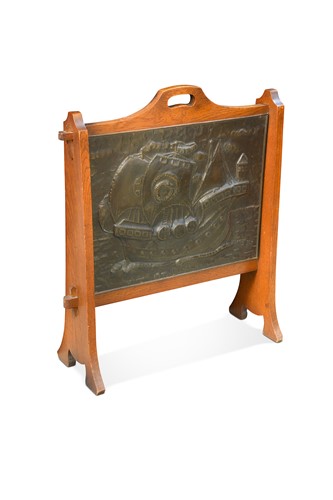 Lot 173 - In the manner of John Pearson, an Arts & Crafts fire screen