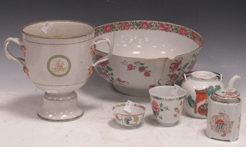 Lot 16 - Large 19th century Chinese export bowl with...