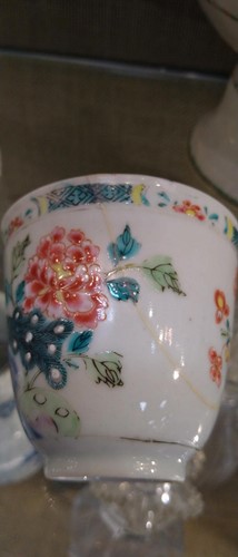 Lot 16 - Large 19th century Chinese export bowl with...