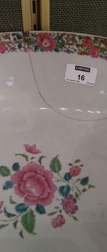 Lot 16 - Large 19th century Chinese export bowl with...
