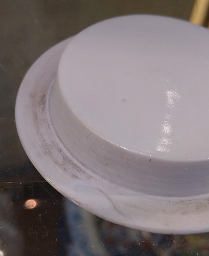 Lot 16 - Large 19th century Chinese export bowl with...