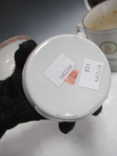Lot 16 - Large 19th century Chinese export bowl with...