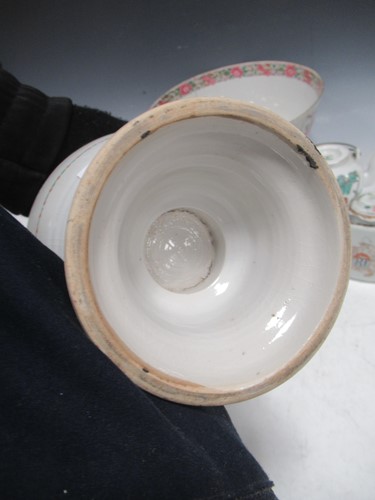Lot 16 - Large 19th century Chinese export bowl with...